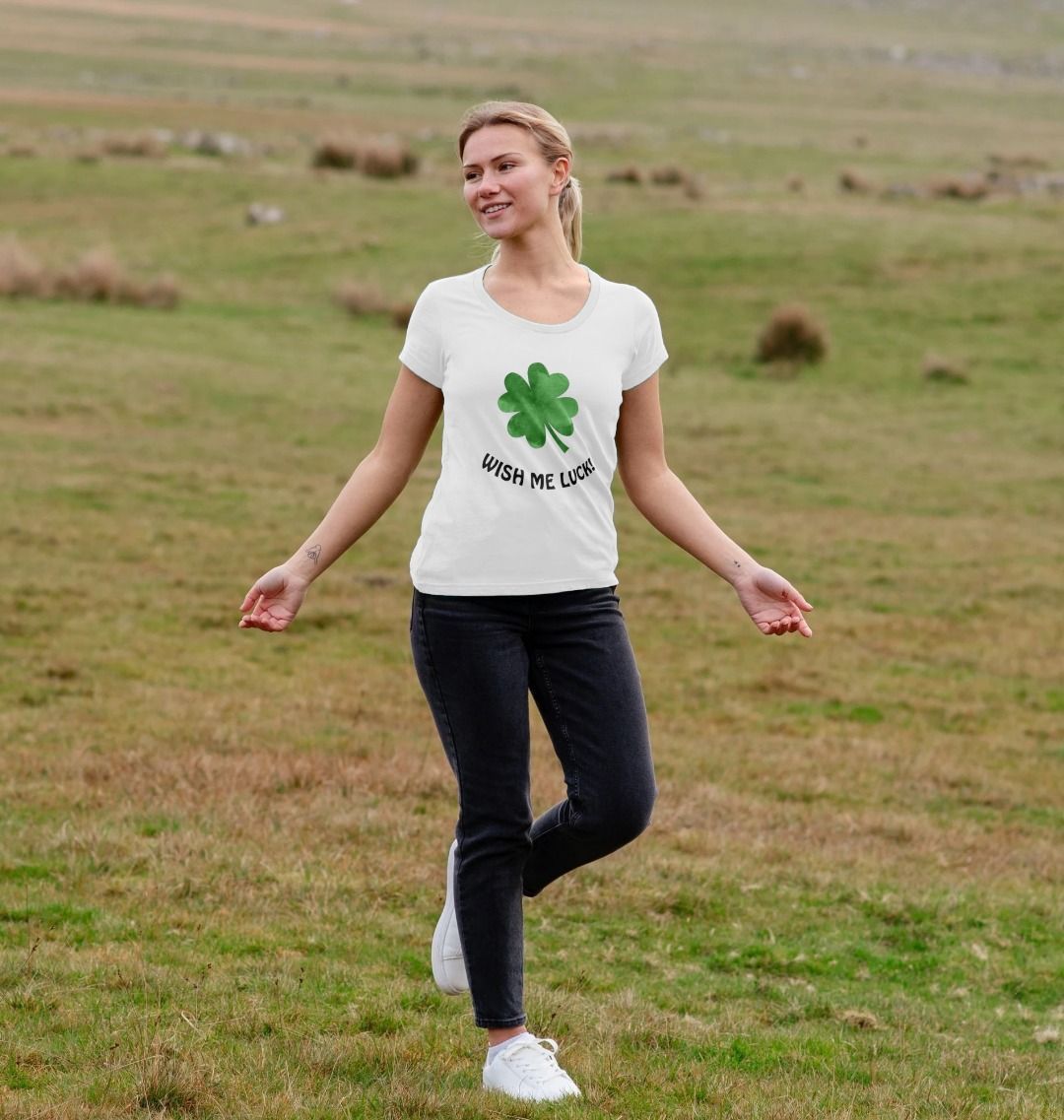 Lucky four leaf clover - scoop neck t-shirt